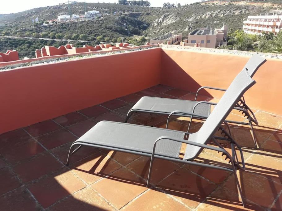 Luxurious Townhouse With Sea Views Villa Manilva Eksteriør bilde