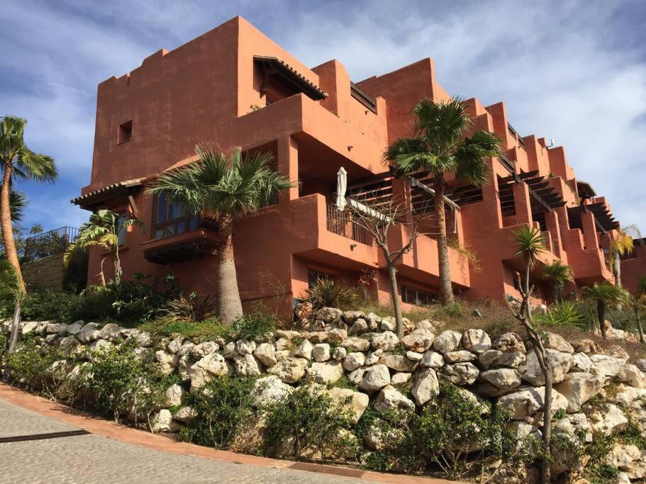 Luxurious Townhouse With Sea Views Villa Manilva Eksteriør bilde