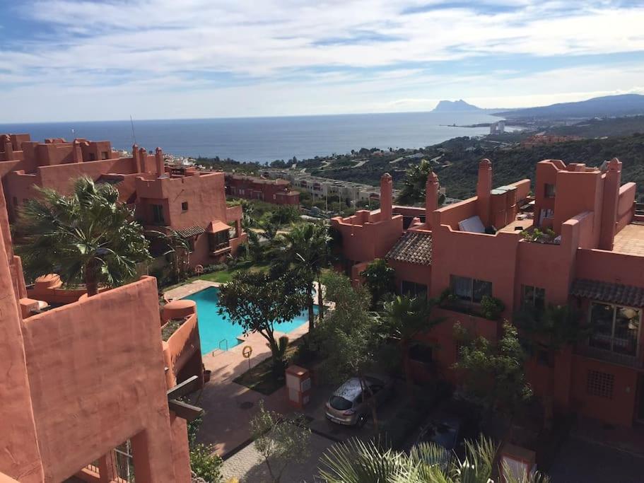 Luxurious Townhouse With Sea Views Villa Manilva Eksteriør bilde