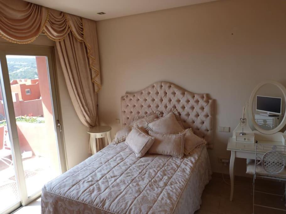 Luxurious Townhouse With Sea Views Villa Manilva Eksteriør bilde